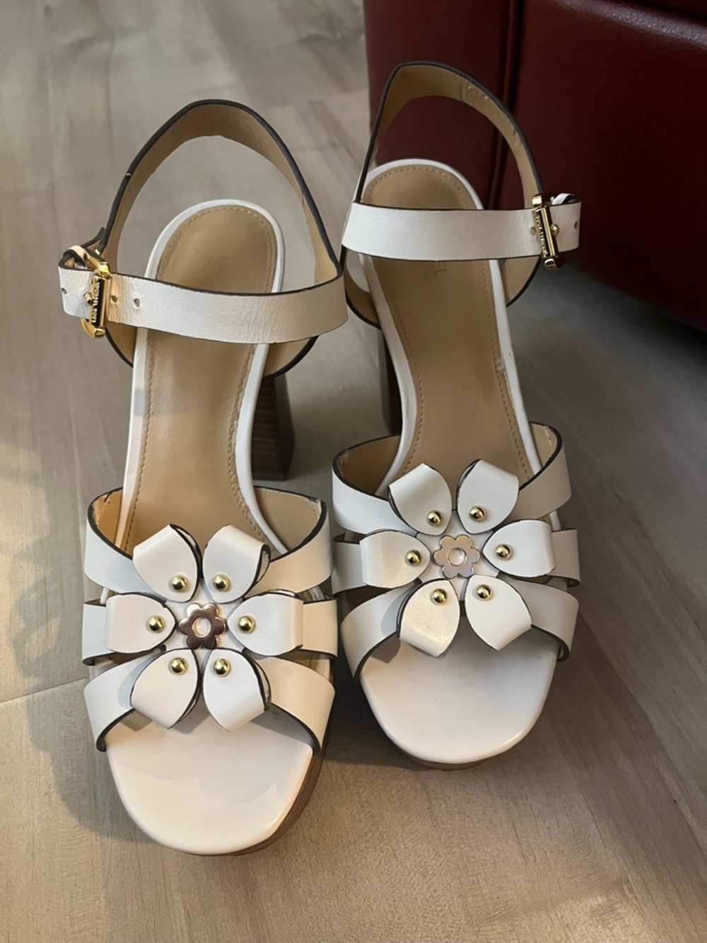 Women's  MICHAEL KORS  PLATFORM White Floral Strap Sandals